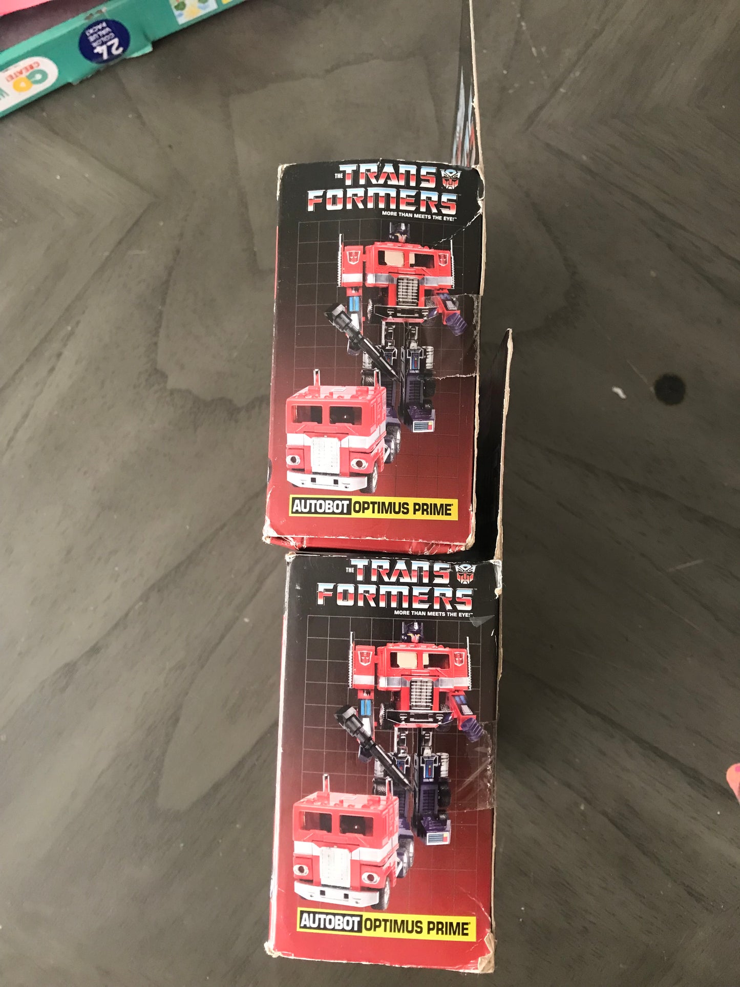 Transformers E5003 Vintage G1 Optimus Prime Collectible Figure/light damage to box from storage